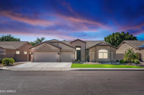 21428 70th Dr, Glendale, AZ 85308-9509