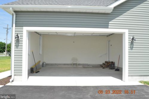 5745 Milford Harrington Hwy, Harrington DE  19952-2335 exterior