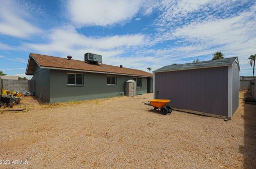 5911 Dailey St, Glendale AZ 85306-4022 exterior