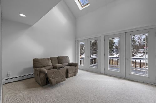 54 Tibbetts Rd, Fremont NH  03044-3573 exterior