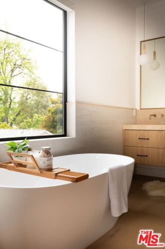 4552 Wortser Ave, North Hollywood CA  91604-1015 exterior