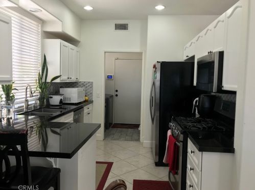 30422 Daisy Ct, Santa Clarita CA  91384-3779 exterior