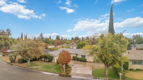 121 Berry Dr, Madera, CA 93637-4110