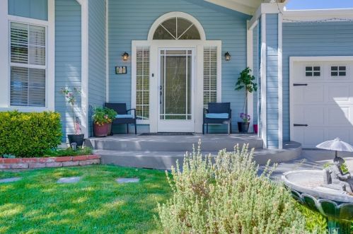 28101 Vista View Dr, Santa Clarita CA  91351-5710 exterior