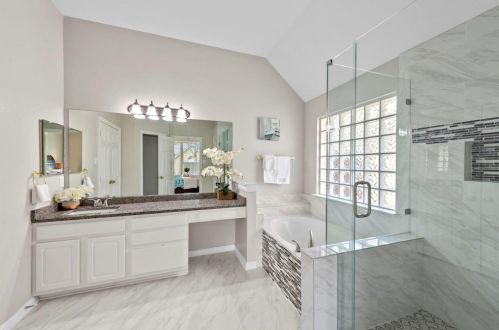 1912 Tree Line Rd, Lewisville TX  75028-8225 exterior