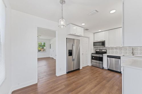 1121 Summit Blvd, West Palm Beach FL  33405-3031 exterior