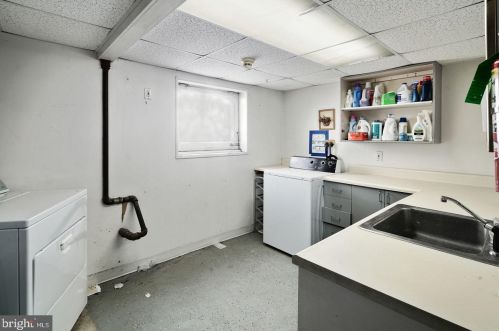 1320 Broad St, Philadelphia PA  19146-4854 exterior