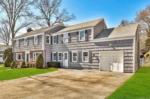 1042 Clay Ave, New Rochelle, NY 10803-3203