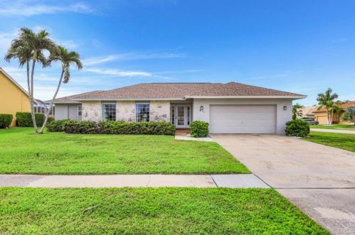 911 Tulip Ct, Marco Island, FL 34145-4442