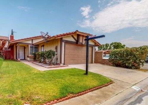 722 Home St, Rialto, CA 92376-3738