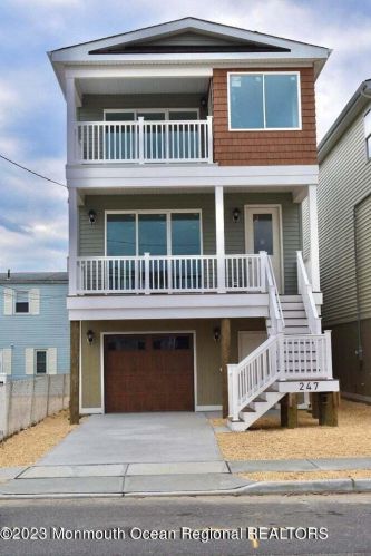 247 Fremont Ave, Pelican Island, NJ 08751-1817