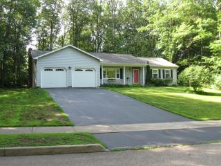 567 Oak Cir, Colchester VT  05446-5941 exterior