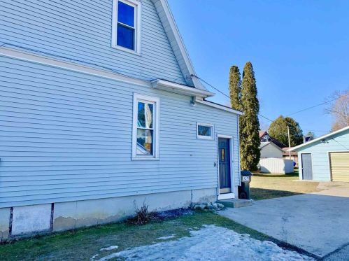 1909 Harrison St, New Holstein, WI 53061-1322