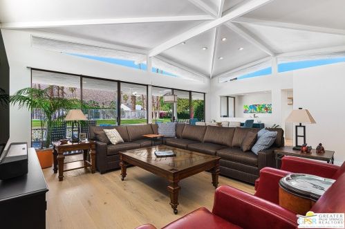 2381 Paseo Del Rey, Palm Springs CA  92264-9542 exterior