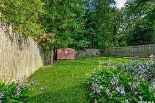 17 Teed St, Huntington Station NY  11746-4331 exterior