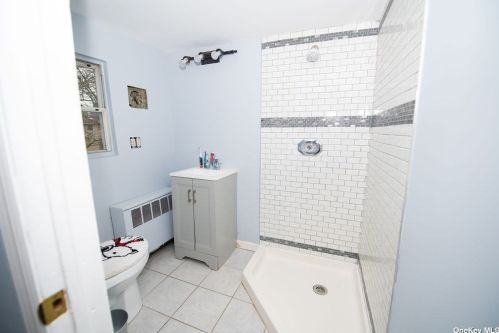 20 Ross Ave, Huntington Station NY  11747-2647 exterior