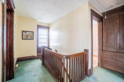 524 Pennsylvania Ave, Oakmont PA  15139-1561 exterior