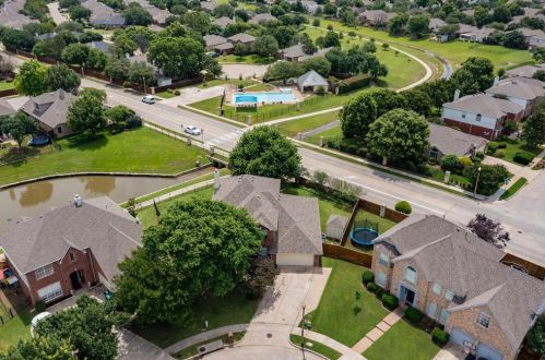 2112 Huron Cir, Denton TX  76210-2951 exterior