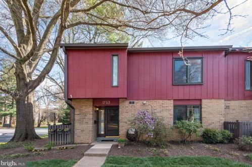 1753 Ivy Oak Sq, Herndon, VA 20190-4716