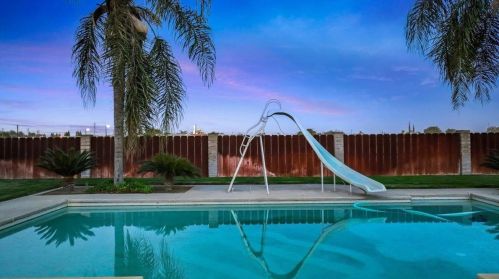 1812 Golf Rd, Turlock CA  95380-9746 exterior