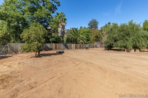 9606 Marilla Dr, Lakeside CA  92040-2806 exterior