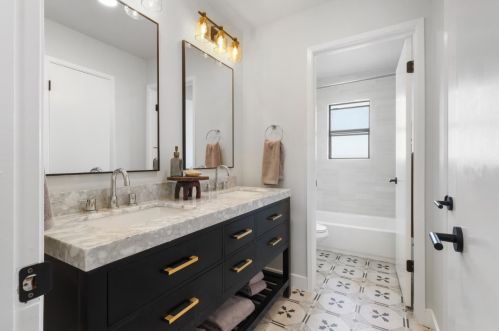 15825 Alta Vista Way, San Jose CA  95127-1704 exterior