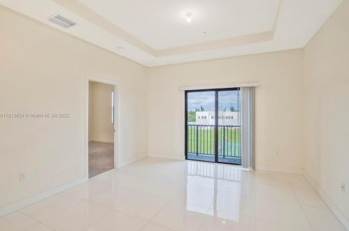 7819 104th Ave, Miami FL 33178 exterior