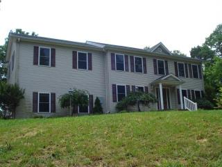 1098 Talon Dr, Columbia, TN 38401-8816