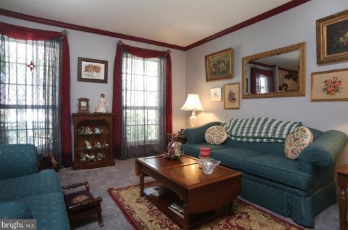 3060 Westbury Ln, Souderton, PA 18964-2543