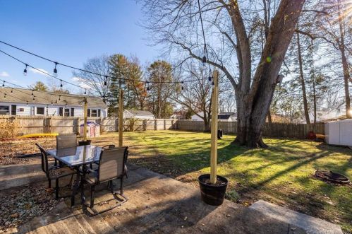 7 Fairfield Dr, Windsor Locks CT exterior