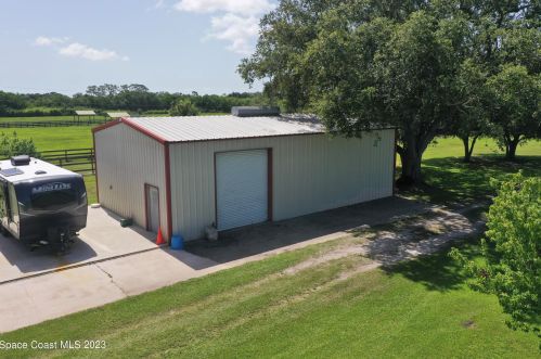 6900 84th Ave, Vero Beach FL  32967-4000 exterior