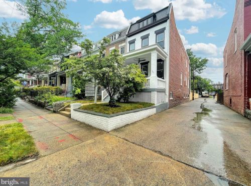 956 Shepherd St, Washington, DC 20011-5726