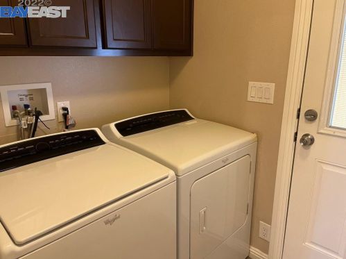 1462 Salamanca Ave, Hayward CA  94544-6256 exterior