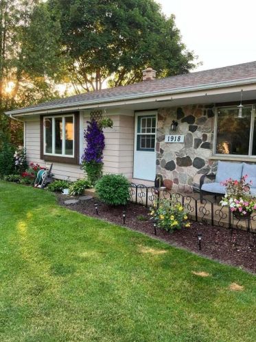 1918 Maple Dale Rd, West Bend, WI 53090-8905