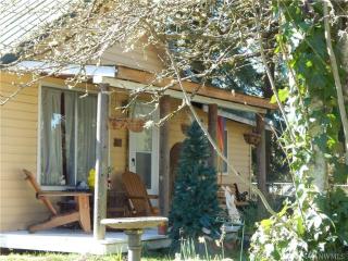 617 Riddell Rd, Bremerton, WA 98310-2360