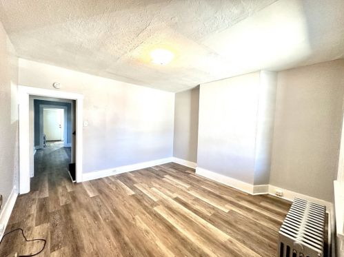 320 17th Ave, Whitaker, PA 15120-2067