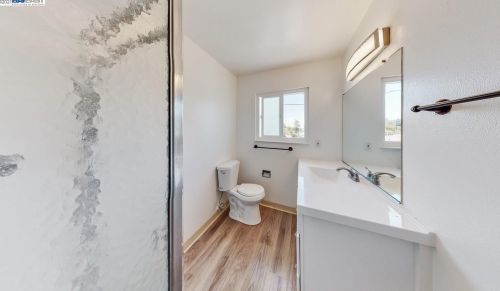 3321 64th Avenue Pl, Oakland CA  94605-6009 exterior