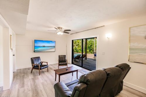 2631 Gulfview Dr, Naples FL  34112-5829 exterior