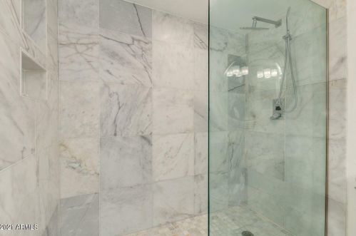 5704 Scottsdale Rd, Scottsdale AZ 85254-5161 exterior