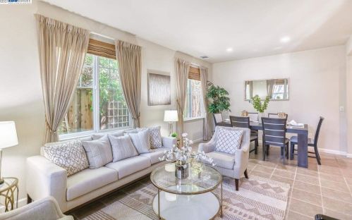 330 Langton Ct, San Ramon CA  94582-4692 exterior