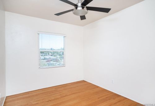 5966 Linnet St, San Diego CA 92114-4122 exterior