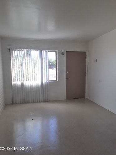817 Columbus Blvd, Tucson, AZ 85711-4758