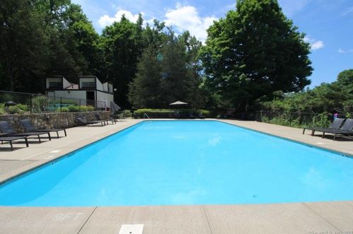 229 Bacon Pond Rd, Woodbury CT  06798-3603 exterior
