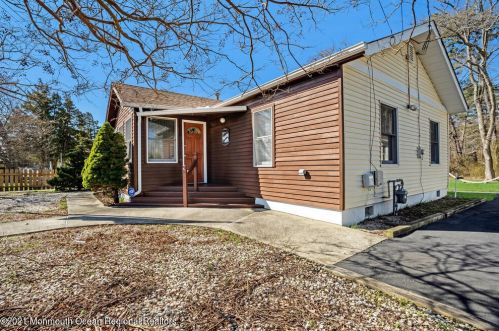 124 Woodland Dr, Bricktown NJ  08723-7433 exterior