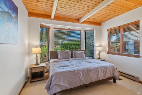 45465 Caspar Dr, Mendocino CA  95460-9727 exterior