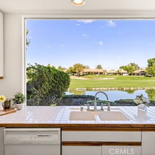 20 Hilton Head Dr, Rancho Mirage CA  92270-1607 exterior