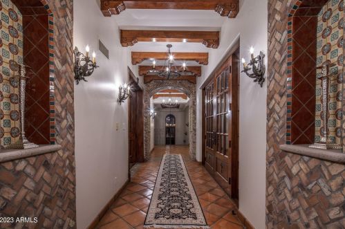 41 Biltmore Est, Phoenix AZ 85016-2819 exterior