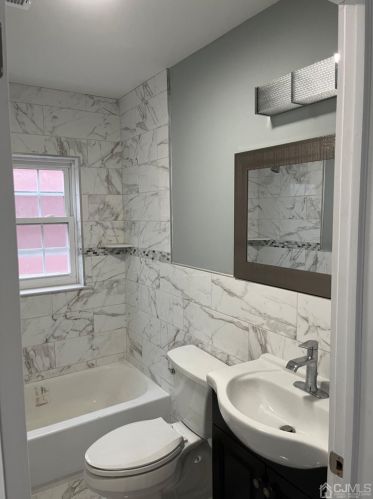 32 Linden St, Perth Amboy NJ  08861-4732 exterior