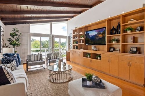 4429 Petit Ave, Van Nuys CA  91436-3211 exterior