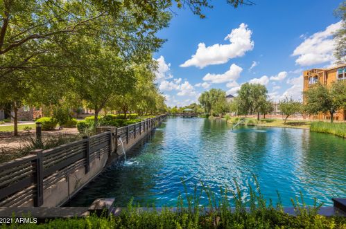 1724 Bridgeport Pkwy, Gilbert, AZ 85295-6019
